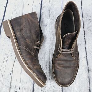 CLARKS | Bushacre II lace-up distressed leather chukka desert boots
